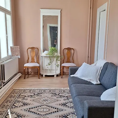 Koulumestarin Sali Ja Mini-hôtel Sikala
